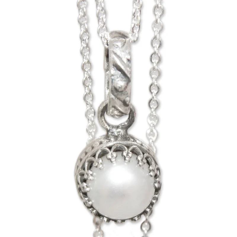 Halskette "Frieden und Ruhe" aus Feinsilber und Perlen, Süßwasserperlen-Schmuck, handgefertigter Schmuck, Boho-Halskette, Geschenk für Sie, Valentinstagsgeschenk