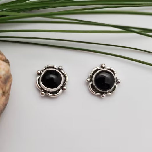 Geschenk für sie kleine schwarze Ohrstecker 925 Sterling Silber schwarze Ohrstecker zierliche schwarze Ohrstecker Edelstein Geburtsstein Schmuck