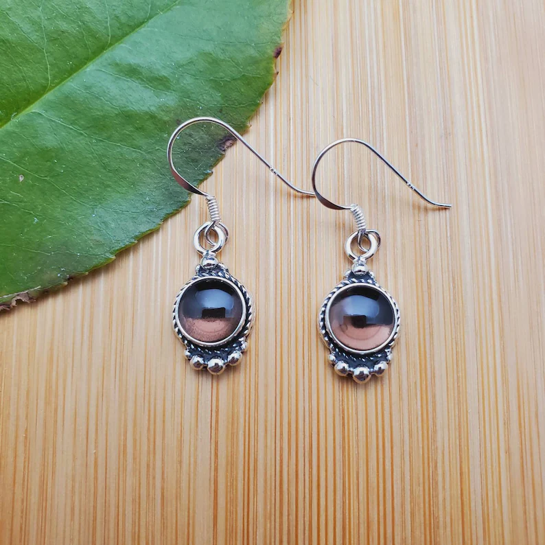 So Cute 925 zierliche Rauchquarz-Ohrhänger, kleine Edelstein-Hakenohrringe, Sterlingsilber, Rauchfarbene Steine, zierliche Ohrringe