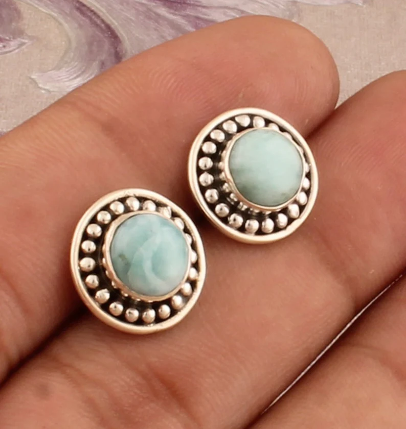 925 Sterling Silber Natürliche Larimar Runde Edelstein Ohrstecker Designer Gepunktete Runde Silberohrringe Handgefertigte Ohrringe Geschenk für Sie