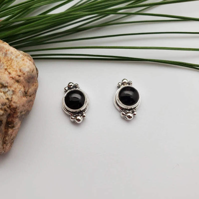 925er Damen-Ohrstecker aus Onyx Sterlingsilber Onyx-Ohrstecker Schwarz Ohrstecker Kleiner Onyx-Schmuck Böhmischer Schmuck