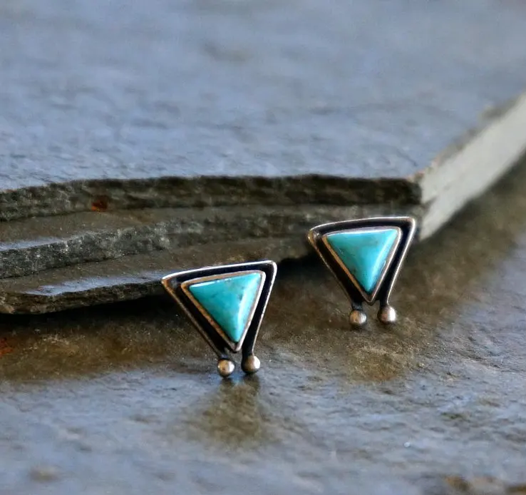 Driehoekige Turkooizen Sterling Zilveren Oorknopjes Turkooizen Zilveren Oorknopjes Boho Oorbellen Handgemaakte Boho Oorbellen Cadeau Voor Haar