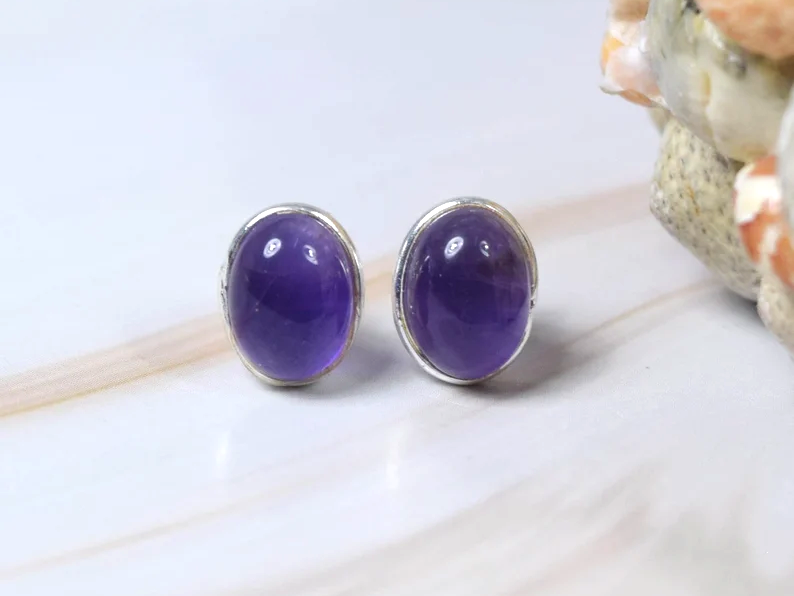 Ohrstecker aus Sterlingsilber mit lila Amethyst-Edelstein, Geburtsstein Februar, handgefertigter Schmuck, 925er Silber-Ohrstecker