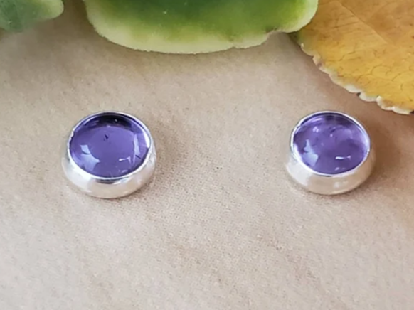 So niedliche 925 Amethyst Ohrstecker Amethyst Ohrringe Sterling Silber Lila Ohrstecker Lila Edelstein Kleine Ohrstecker