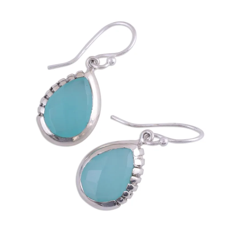 Moderne Ohrhänger aus Aqua-Chalcedon und Sterlingsilber, 925er Massivsilber, handgefertigt, Boho-Schmuck, zartes Geschenk für Sie und Mama