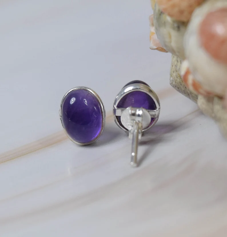 Ohrstecker aus Sterlingsilber mit lila Amethyst-Edelstein, Geburtsstein Februar, handgefertigter Schmuck, 925er Silber-Ohrstecker