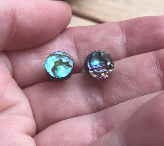 Winzige kleine runde Abalone-Muschel-Ohrstecker aus 925er Sterlingsilber Abalone-Muschel-Ohrstecker Kleine Schmuckstücke Böhmischer Schmuck Geschenk für Sie und Mama