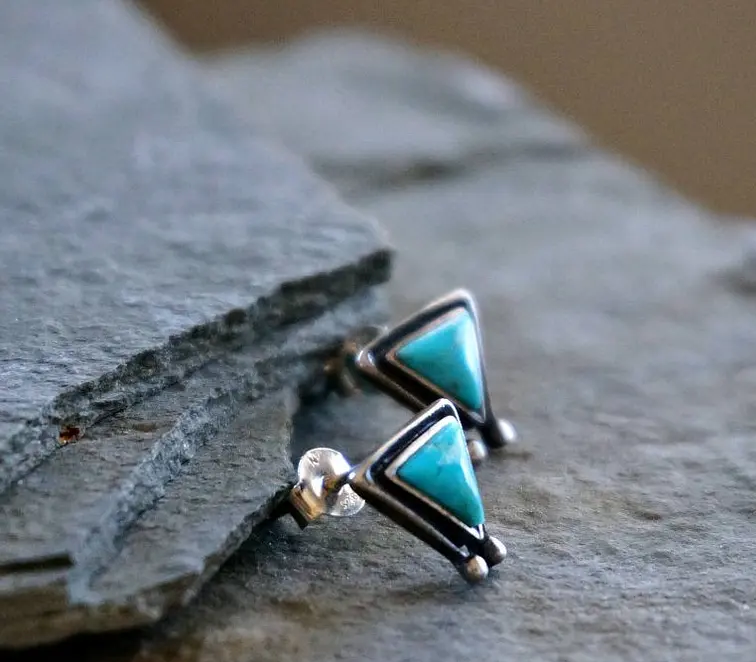 Driehoekige Turkooizen Sterling Zilveren Oorknopjes Turkooizen Zilveren Oorknopjes Boho Oorbellen Handgemaakte Boho Oorbellen Cadeau Voor Haar