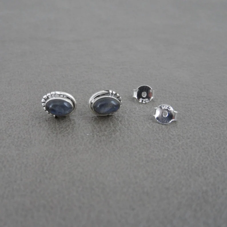 Labradorit Ohrstecker in Sterlingsilber Labradorit Ohrringe Ovale Ohrringe Minimalistische Ohrringe Labradorit Stecker Edelstein Ohrringe