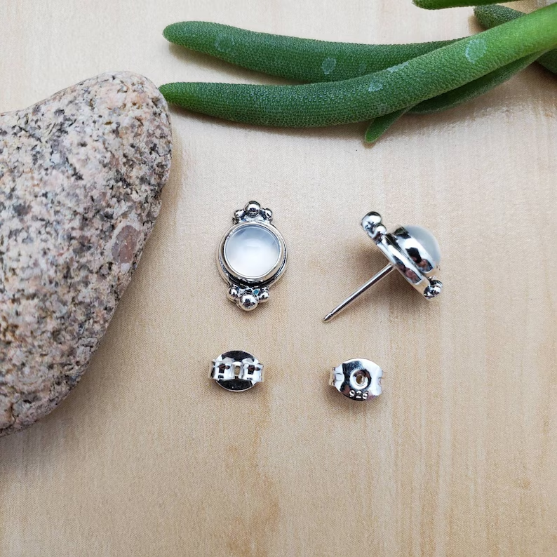 Weiße Mondstein-Ohrstecker Atemberaubende Mondstein-Ohrstecker Echter Edelstein Sterling Silber Heilenergie-Ohrstecker Geschenk für Sie
