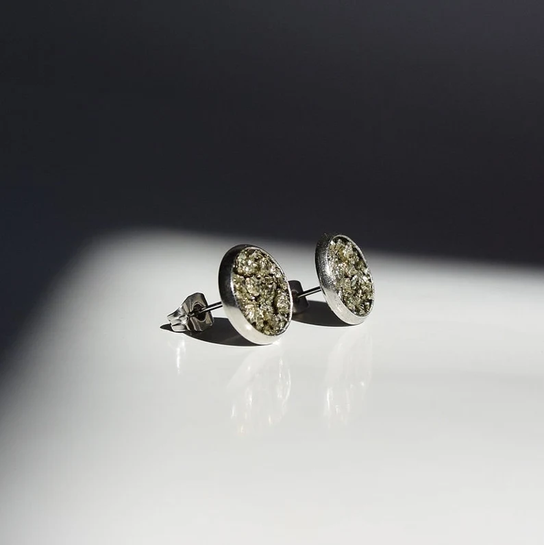 Ohrstecker aus rohem Pyritstein Handgemachter böhmischer Schmuck 925 Sterling Silber Geburtstagsgeschenk für sie
