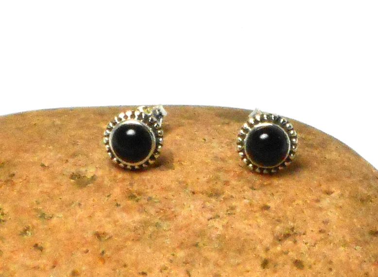 Runde schwarze Onyx-Ohrstecker 925 Sterling Silber Ohrstecker Onyx-Ohrring Geschenk für Sie Handgemachter böhmischer Schmuck