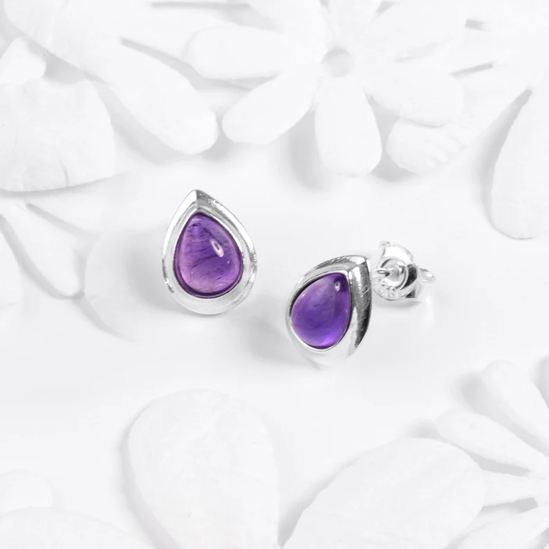 Kleine Amethyst-Ohrstecker aus Sterlingsilber, zarte Ohrringe, minimalistische Ohrringe, Tropfenohrringe, Amethyst-Ohrstecker, Boho-Ohrringe