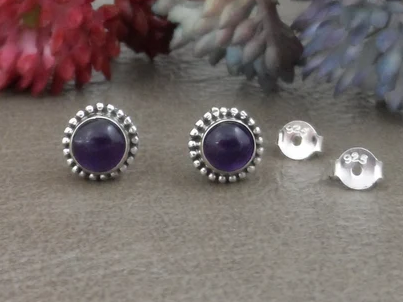 Amethyst-Ohrstecker aus Sterlingsilber Amethyst-Silberohrstecker Amethystschmuck Edelstein-Ohrstecker Geschenk für Sie