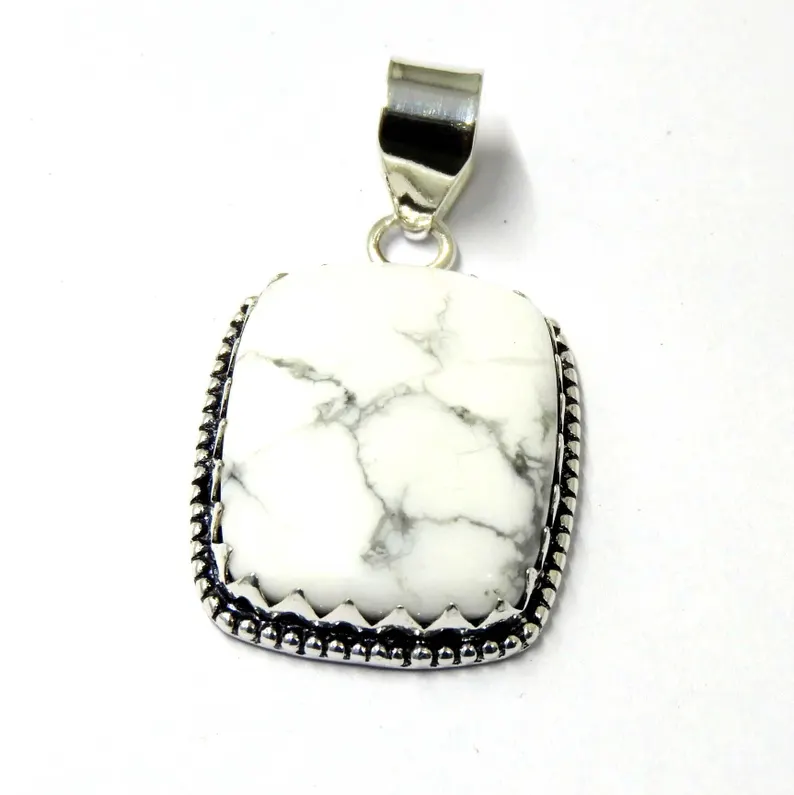 Howlith-Anhänger, Howlith-Edelstein, 925er Sterlingsilber-Anhänger, natürlicher Howlith-Edelstein, Heilkristall-Anhänger, weiße Halskette als Geschenk