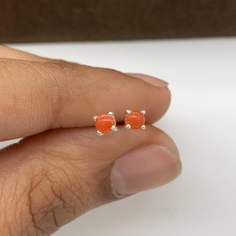 Karneol Ohrstecker Minimalistische orange Ohrringe 925 Sterling Silber Ohrringe Fröhliches Geschenk für Sie Alltags-Ohrstecker August Geburtstagsgeschenk