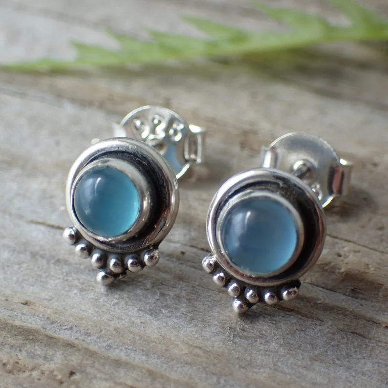 Echte blaue Chalzedon 925 Sterling Silber Ohrstecker Runde Form Edelstein Handgemachter Böhmischer Schmuck Geschenk für Sie