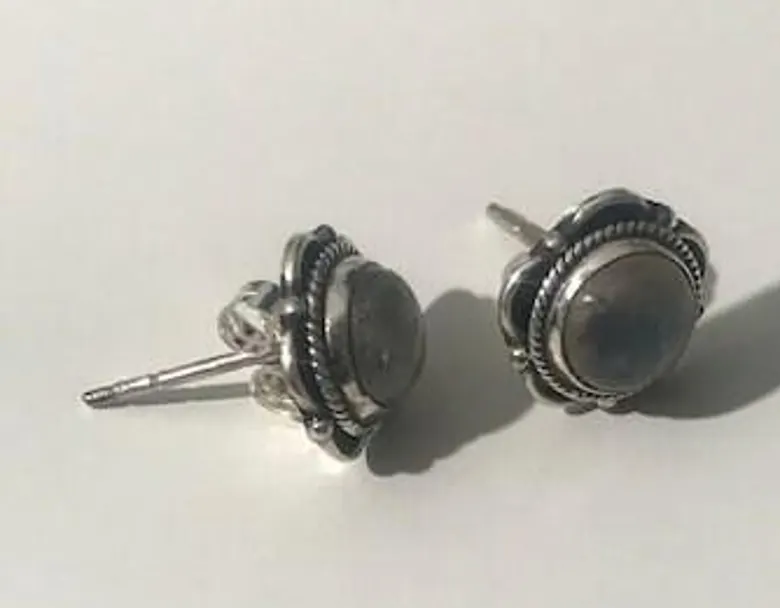 Blumen Ohrstecker Labradorit Ohrstecker Ohrringe 925 Sterling Silber Ohrringe Runde Edelstein Ohrstecker Blauer Feuer Edelstein Ohrstecker Geschenk für Sie Geschenkideen