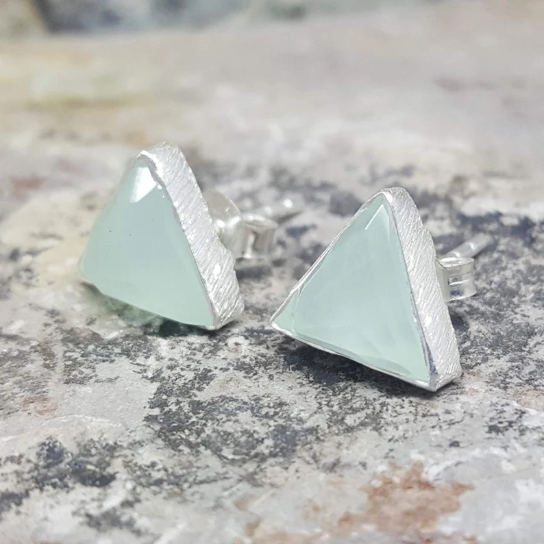 Dreieckige Ohrringe Minimalistische Ohrstecker Silberner Pfeil Dreieckige Ohrstecker Aqua Chalcedon Geschenk für die Liebste Aquamarin