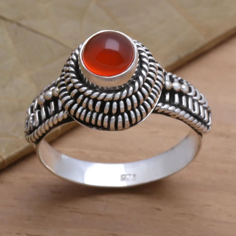 Abendrot-Glanz Handgefertigter Einzelstein-Ring aus Sterlingsilber und Karneol Verlobungsring Handgemachter Silberring Geschenk für Sie