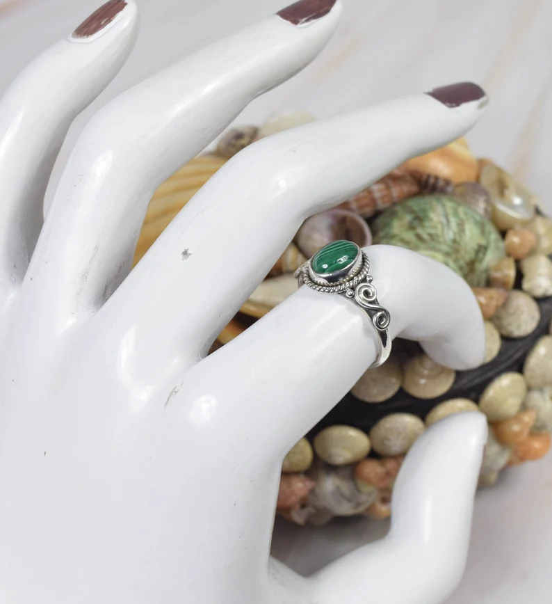 Natürlicher grüner Malachit 925 Sterling Silber Edelstein Ring Handgemachter Schmuck Grüner Ring Eleganter Ring Kleiner Silberring Geschenk Für Sie