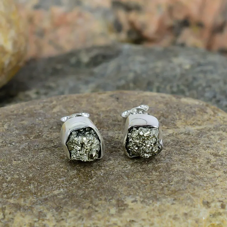 925 Sterling Silber Roh Pyrit Ohrstecker Trendiges Geschenk für sie Damen Minimalistischer Sonnengelber Edelstein Schmuck Weihnachtsgeschenk