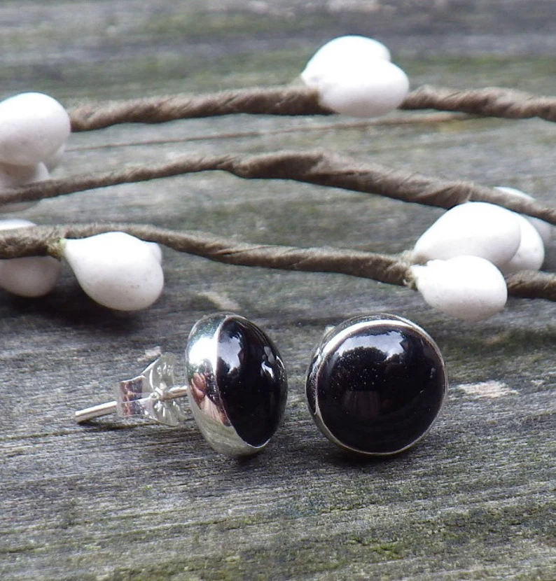 Handgemachte runde Ohrstecker aus schwarzem Onyx Sterlingsilber Onyxschmuck Bohème-Schmuck Schwarze Ohrstecker Geschenk für sie