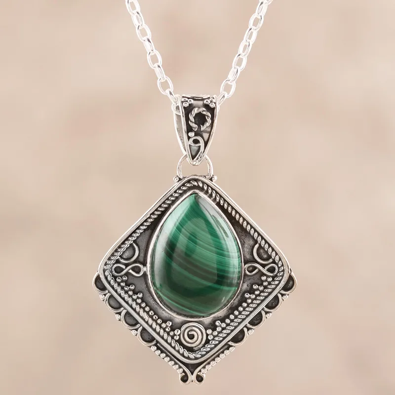 Green Kite 925 Sterling Silber und Malachit Anhänger Halskette Handgemachter böhmischer Schmuck Geschenk für Mama & sie Valentinstagsgeschenk