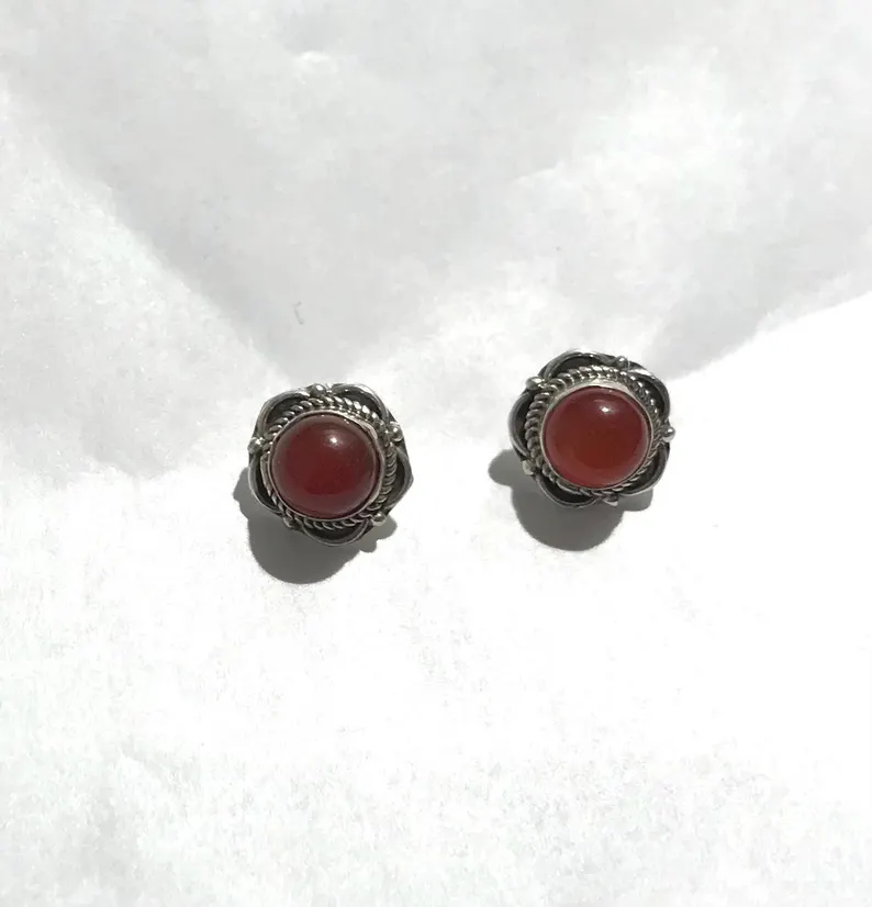 Runde Designer-Ohrstecker aus Karneol Minimalistische orangefarbene Ohrringe 925 Sterling Silber Ohrringe Fröhliches Geschenk für sie Alltagsstecker August Geburtstagsgeschenk