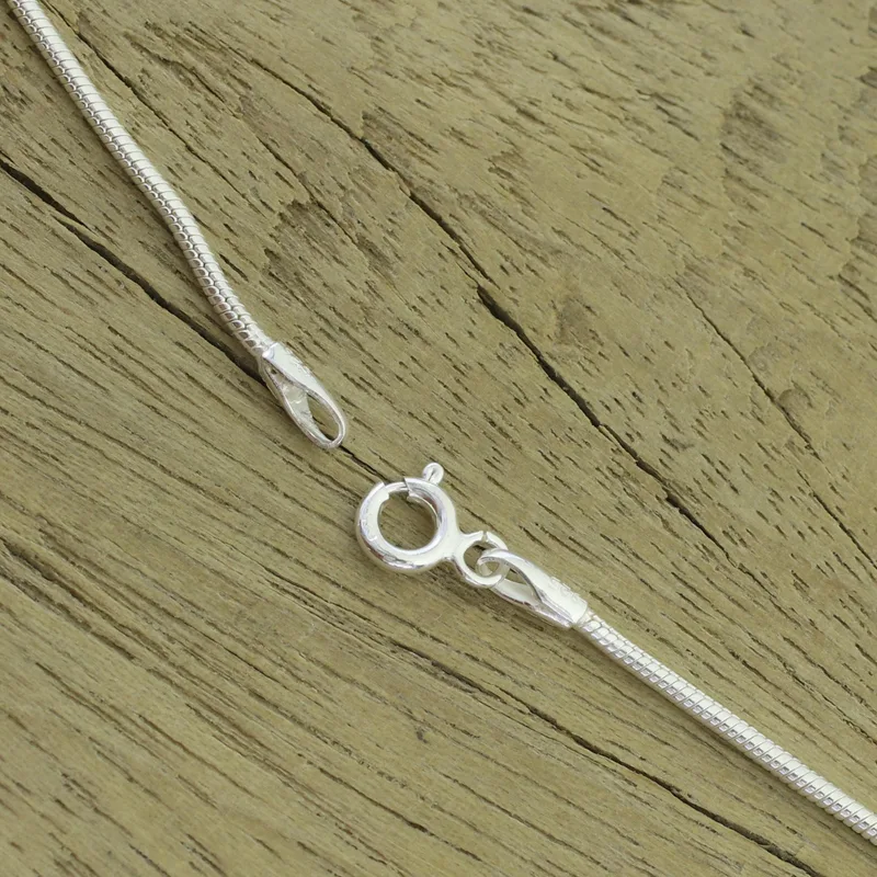 Morgenfrost Sterling Silber und Regenbogen-Mondstein Halskette Natürlicher Feuer-Regenbogen Mondstein Geschenk für Sie