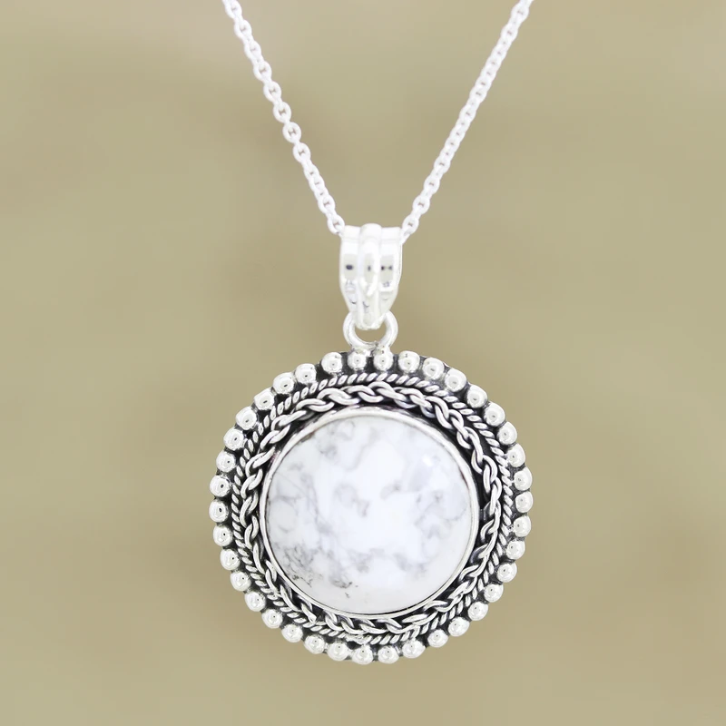 Vollfrostmond Howlith Anhänger Halskette 925 Sterling Silber Howlith Schmuck Handgemachter Böhmischer Schmuck Geschenk für Sie