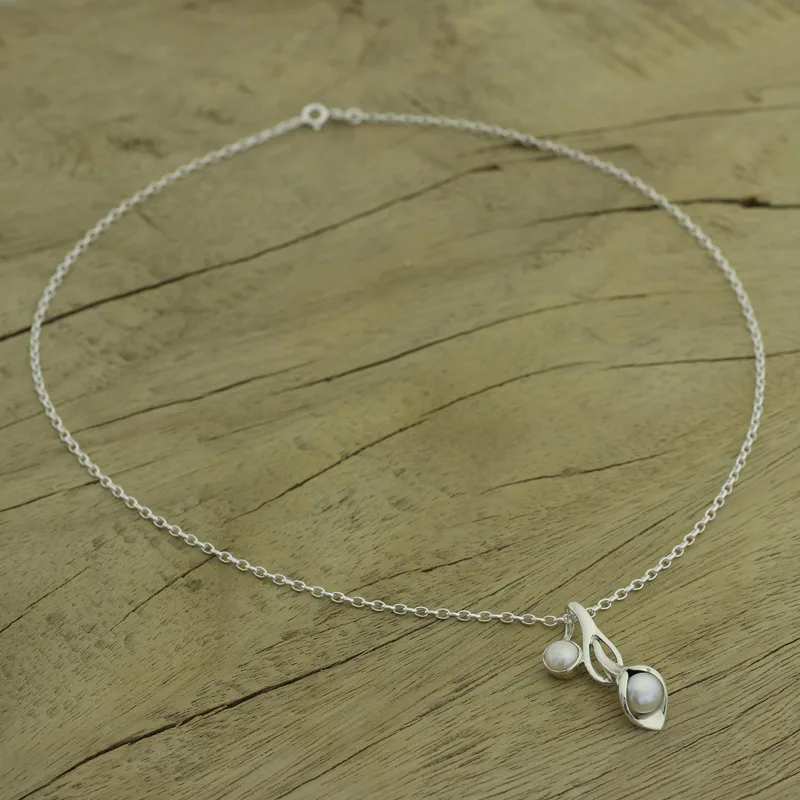 Brautschmuck Calla Lilie Perlenkette 925 Sterlingsilber Anhänger Süßwasserperlen Schmuck Handgemachter Schmuck Boho Halskette Geschenk für Sie