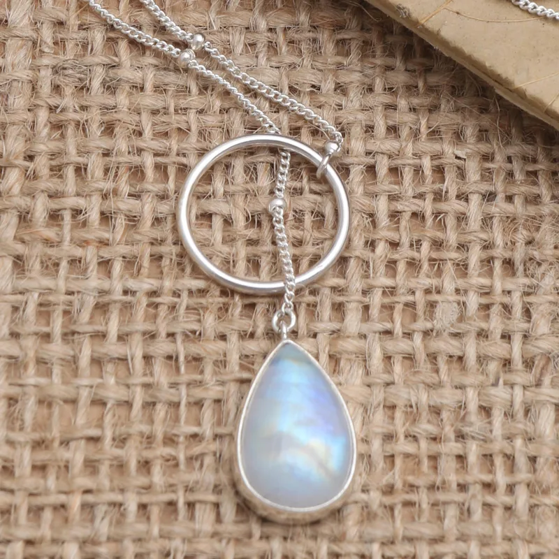 Birne Regenbogen-Mondstein-Anhänger-Halskette 925 Sterling Silber Natürliches Feuer Regenbogen-Mondstein-Geschenk für Sie