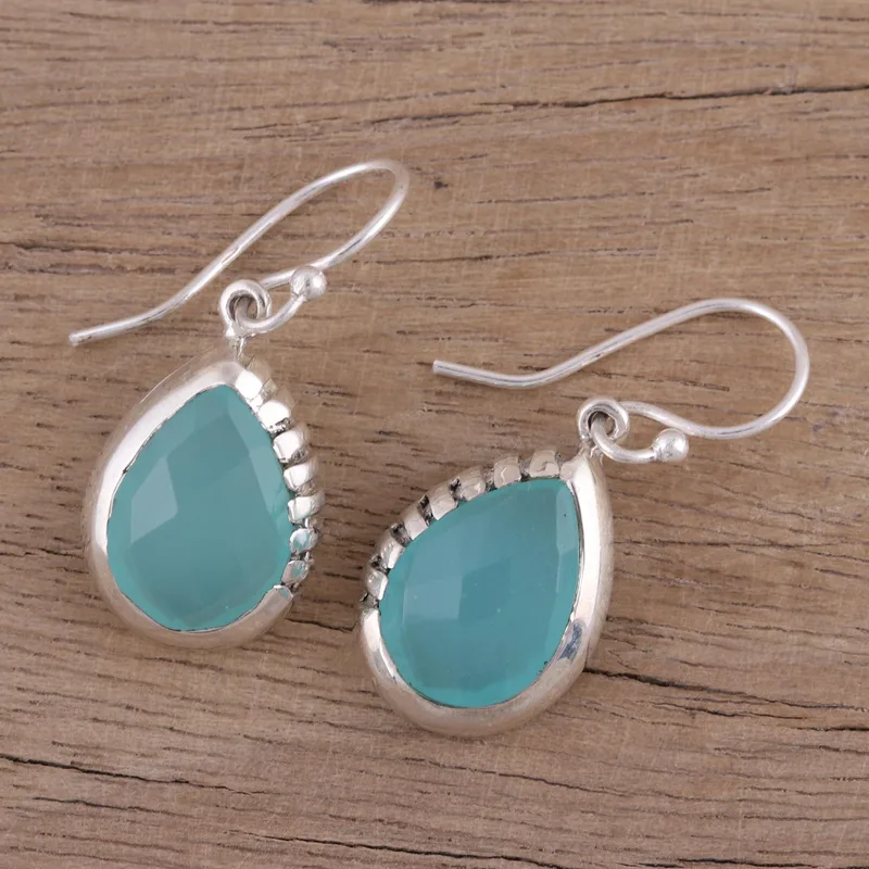 Moderne Ohrhänger aus Aqua-Chalcedon und Sterlingsilber, 925er Massivsilber, handgefertigt, Boho-Schmuck, zartes Geschenk für Sie und Mama