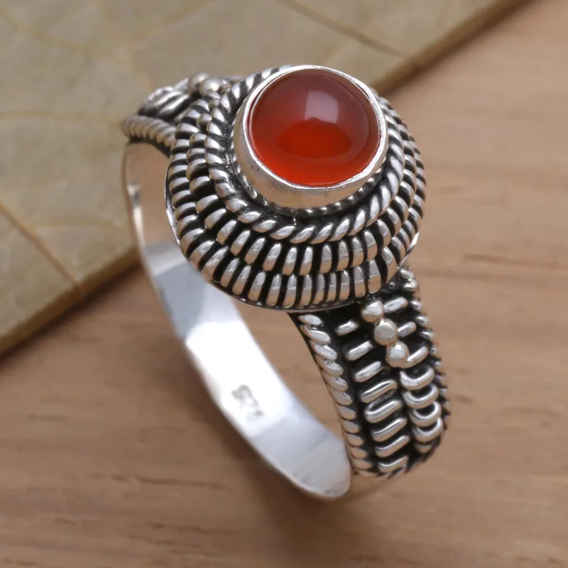 Abendrot-Glanz Handgefertigter Einzelstein-Ring aus Sterlingsilber und Karneol Verlobungsring Handgemachter Silberring Geschenk für Sie