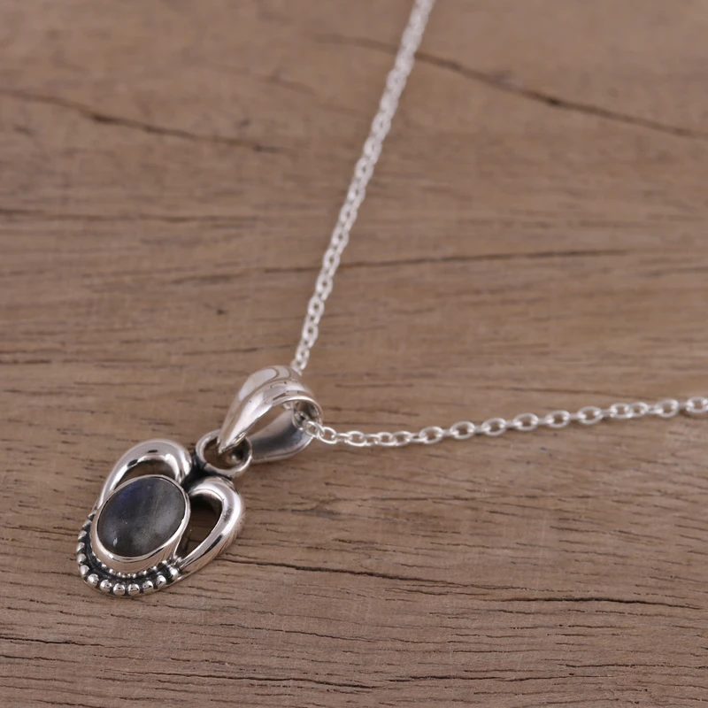 Labradorit- und Sterling-Silber-Anhänger-Halskette, zarter Labradorit-Schmuck, Geschenk für sie