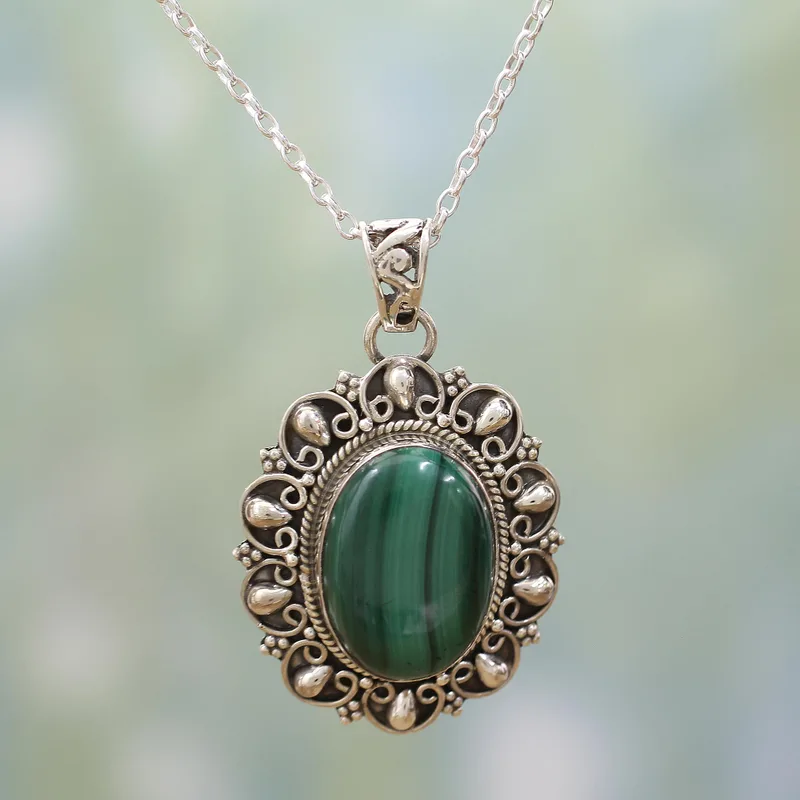 Halskette mit Malachit- und 925er Sterlingsilber-Anhänger, handgefertigter böhmischer Schmuck, Geschenk für Mama & Sie