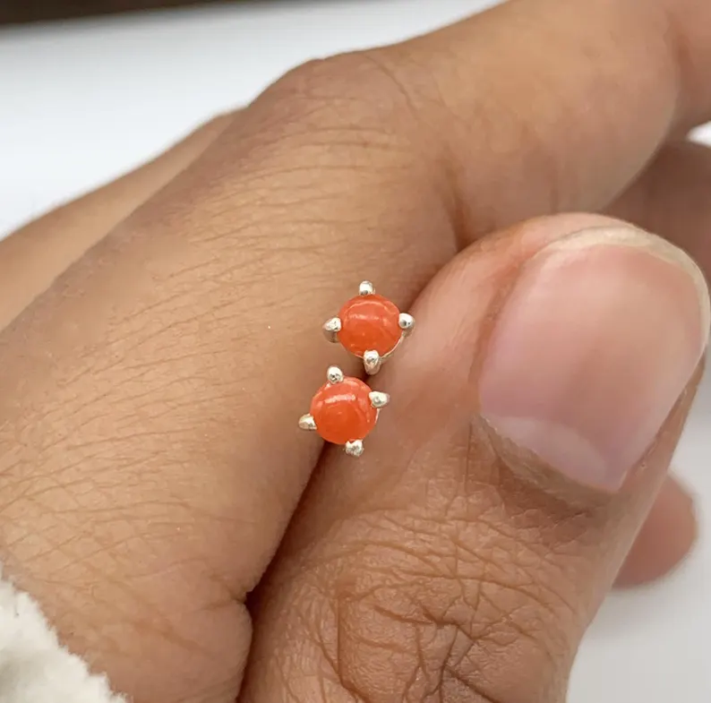 Karneol Ohrstecker Minimalistische orange Ohrringe 925 Sterling Silber Ohrringe Fröhliches Geschenk für Sie Alltags-Ohrstecker August Geburtstagsgeschenk