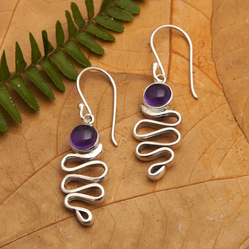 Zickzack Ohrringe aus Sterlingsilber und Amethyst Baumelnde Ohrringe Handgemachte Ohrringe Geschenkartikel Geburtstagsgeschenk für sie