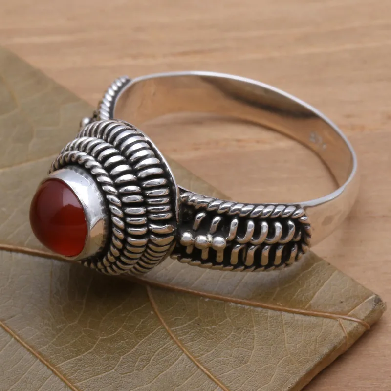 Abendrot-Glanz Handgefertigter Einzelstein-Ring aus Sterlingsilber und Karneol Verlobungsring Handgemachter Silberring Geschenk für Sie