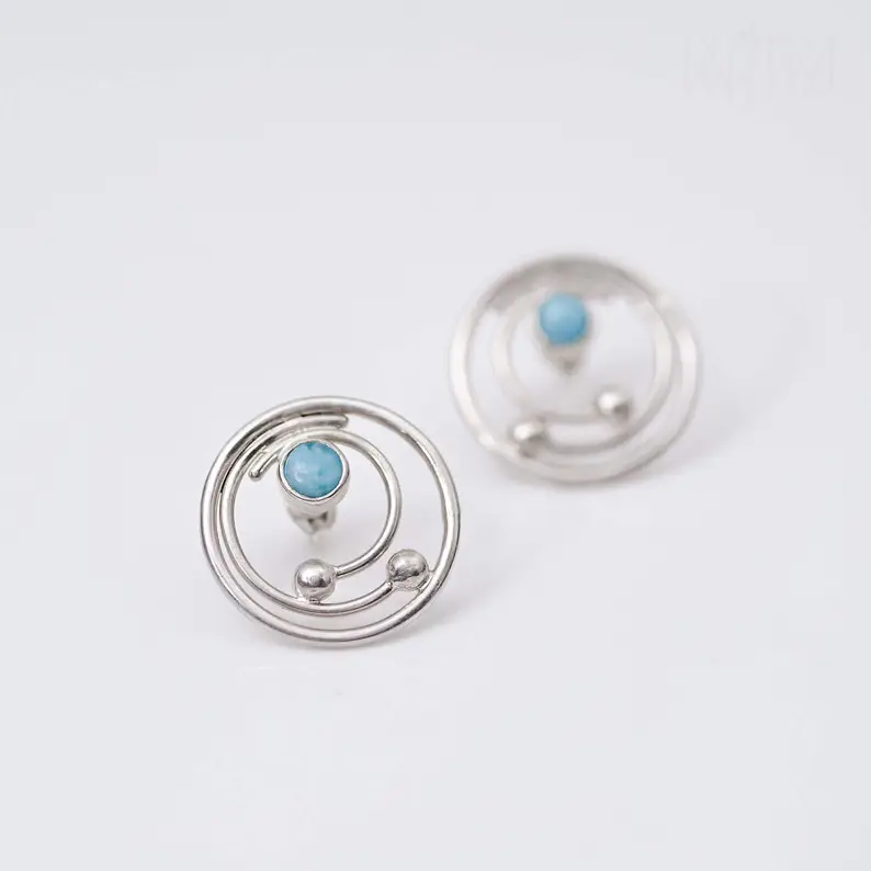 Runde Larimar-Edelstein 925er Sterlingsilber-Ohrstecker Designer-Ohrstecker Natur-Edelstein-Ohrringe Handgemachte Ohrringe