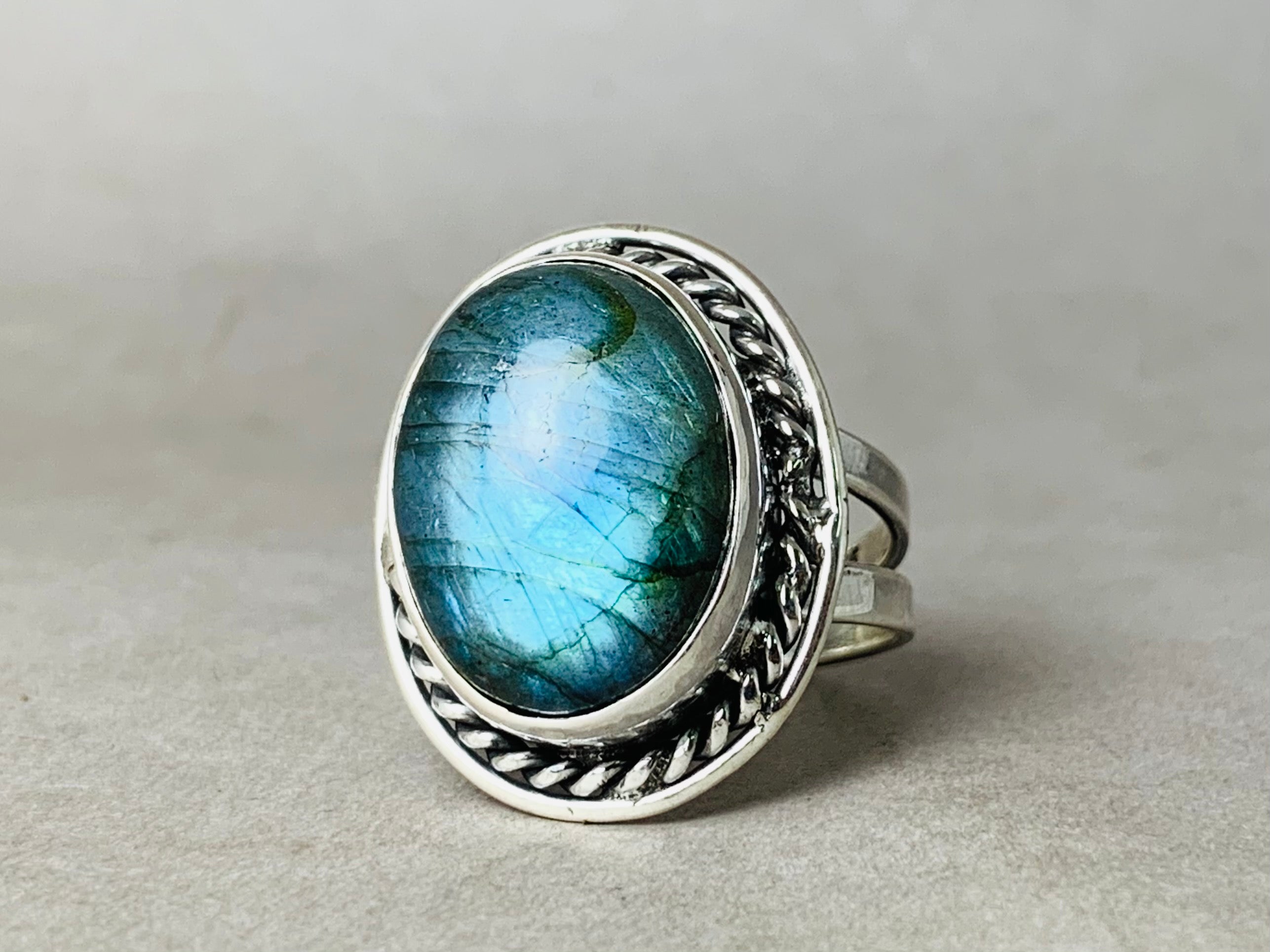 Ovaler Labradorit-Ring 925 Sterling Silber Statement Ring Edelstein-Ring Handgemachter Boho Silberring