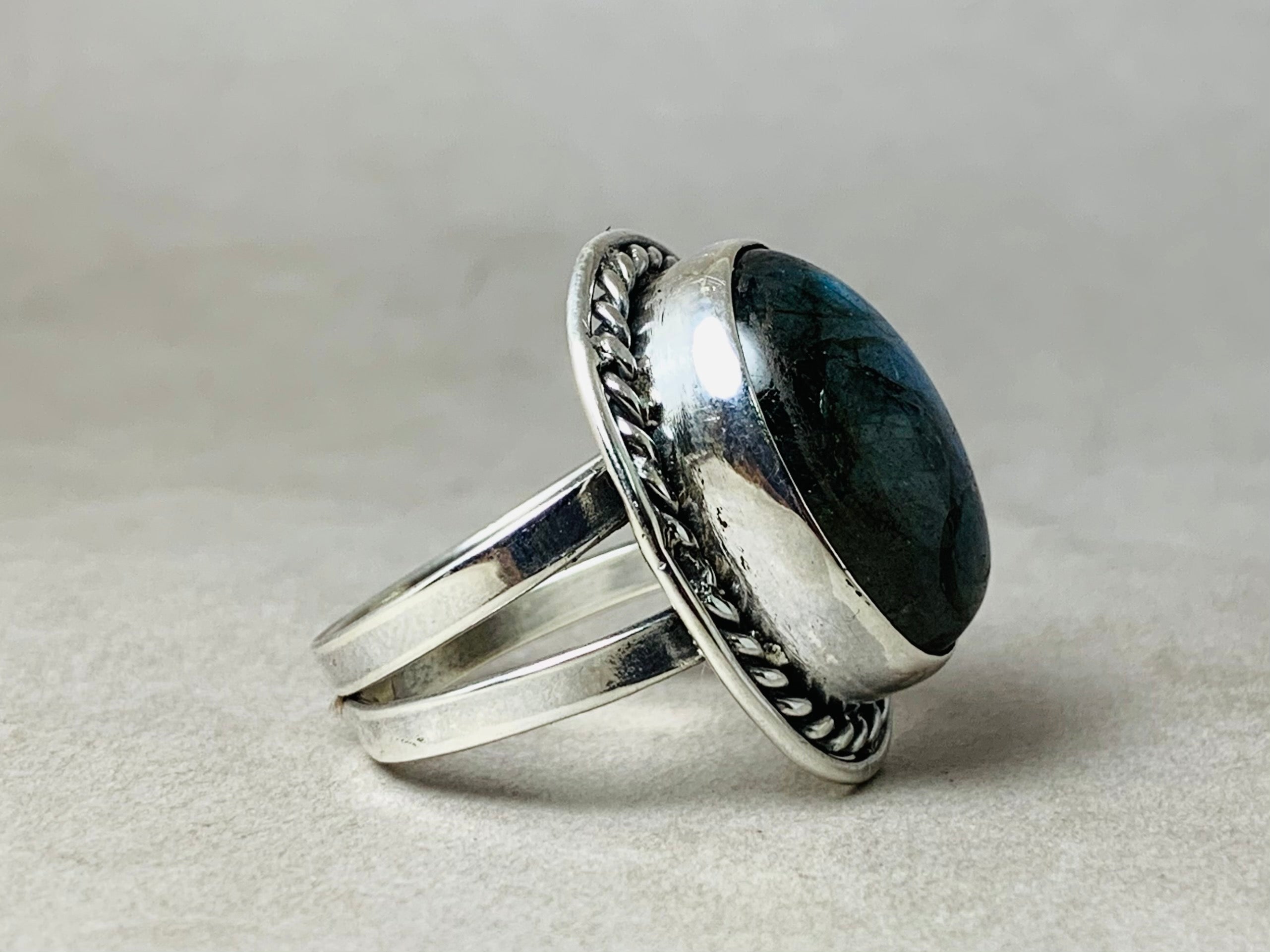 Ovaler Labradorit-Ring 925 Sterling Silber Statement Ring Edelstein-Ring Handgemachter Boho Silberring