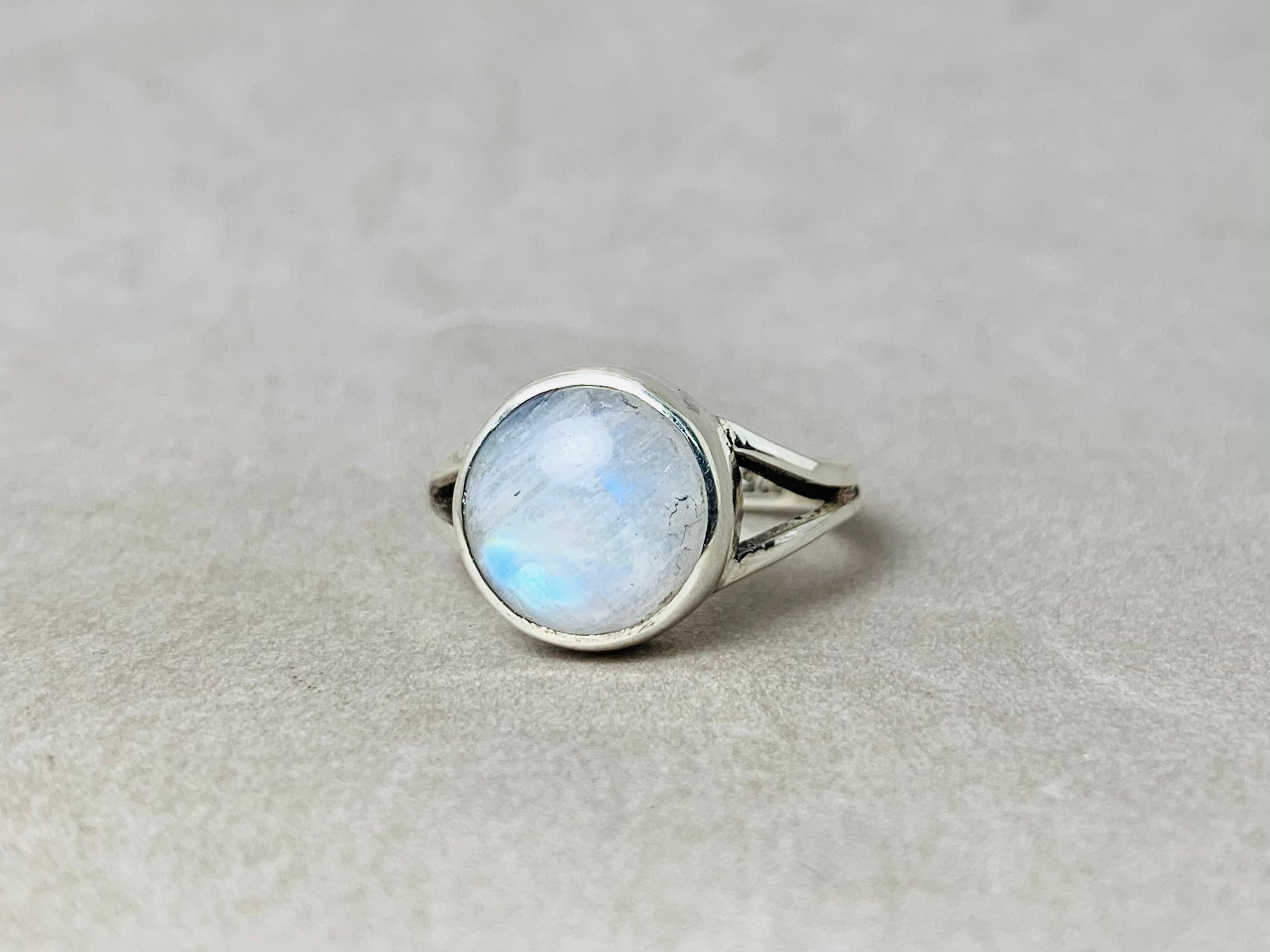 Regenbogen-Mondstein-Ring 925 Silber Ring Edelsteinring Juni Geburtssteinring für Frauen Alltagsring