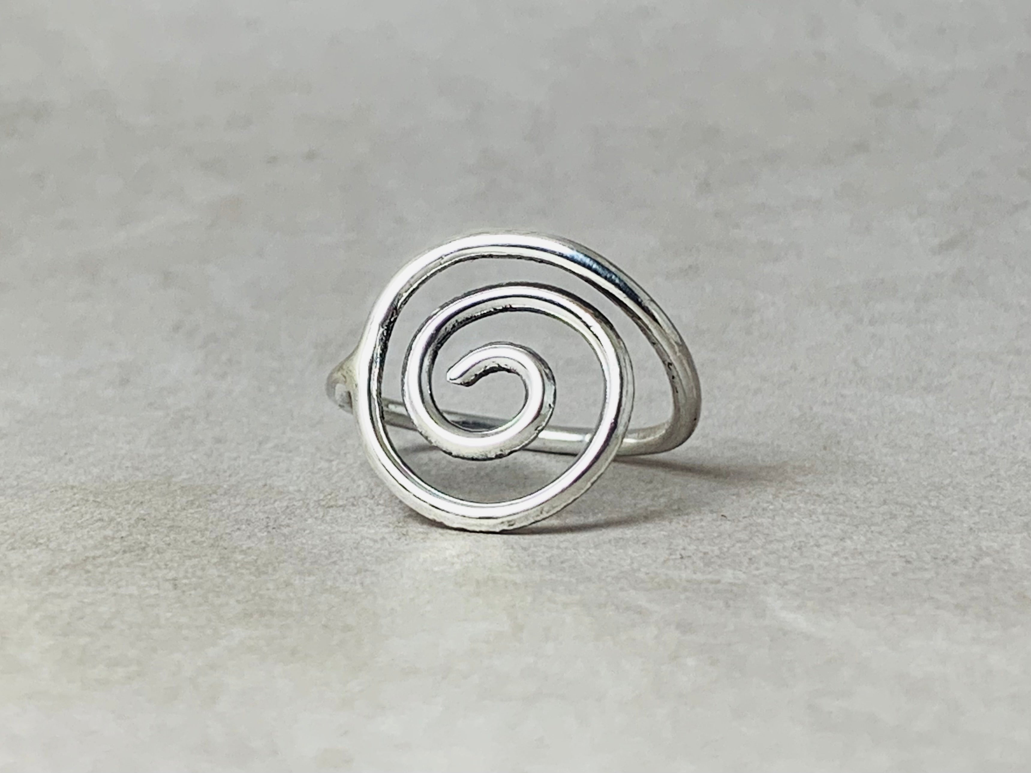 Spiralring 925er Silberring Statement Ring Silber Wirbelring Minimalistisches Design Verlobungsring Einzigartiger Ring
