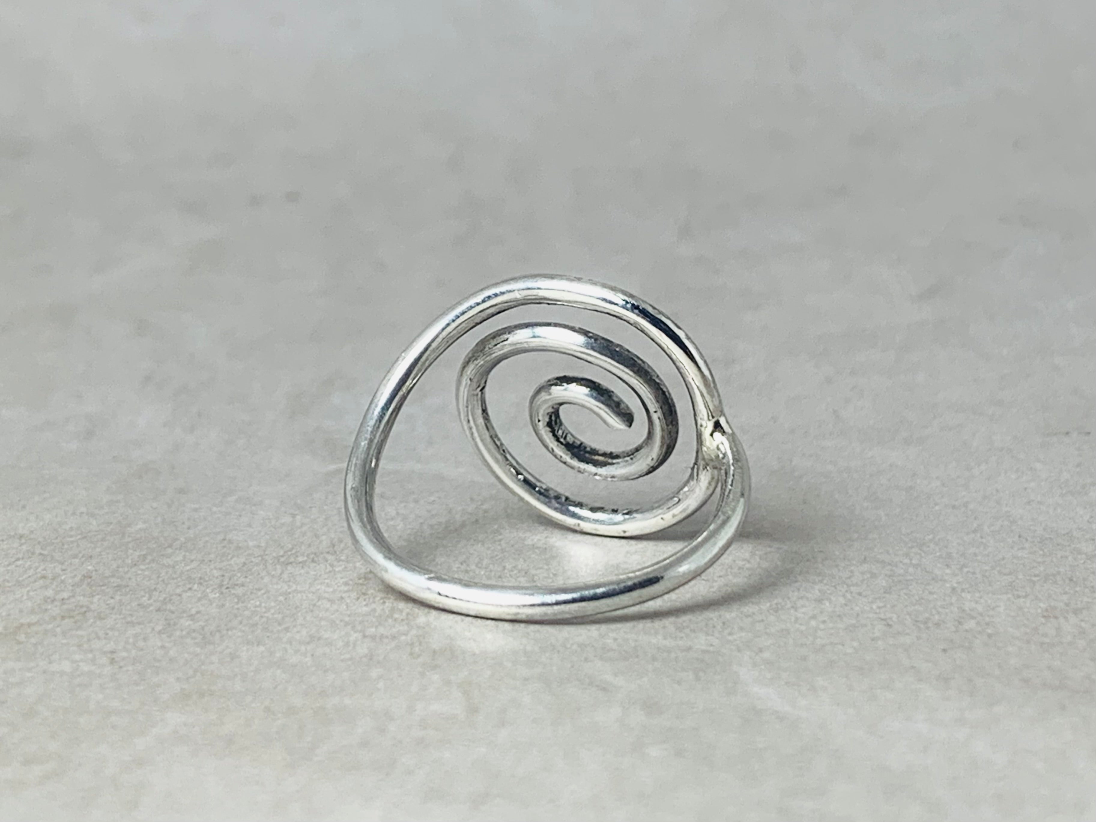 Spiralring 925er Silberring Statement Ring Silber Wirbelring Minimalistisches Design Verlobungsring Einzigartiger Ring