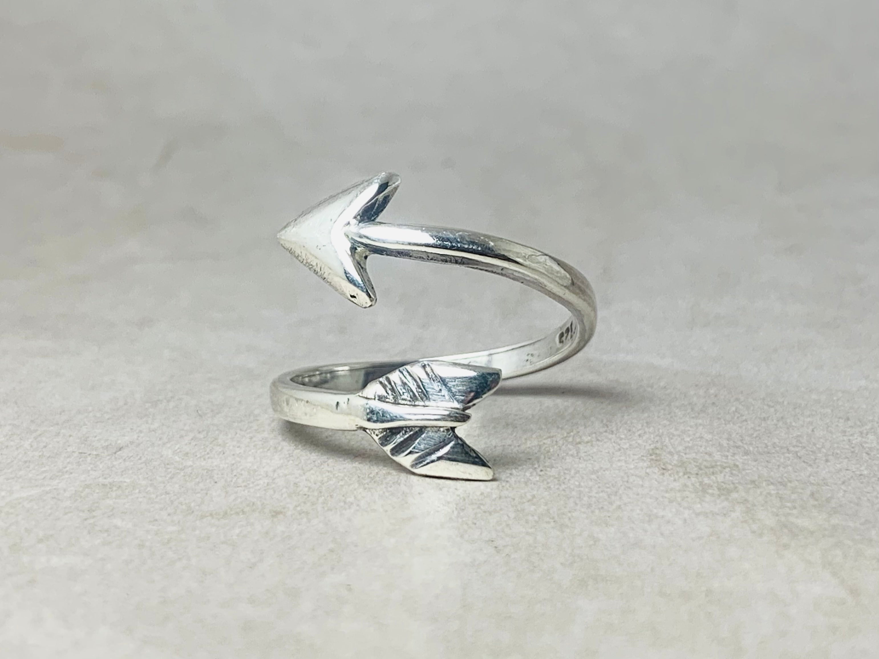 Pfeil verstellbarer Ring 925 Sterling Silber Ring Knöchelring Minimalistisches Design Alltagsring Handgemacht