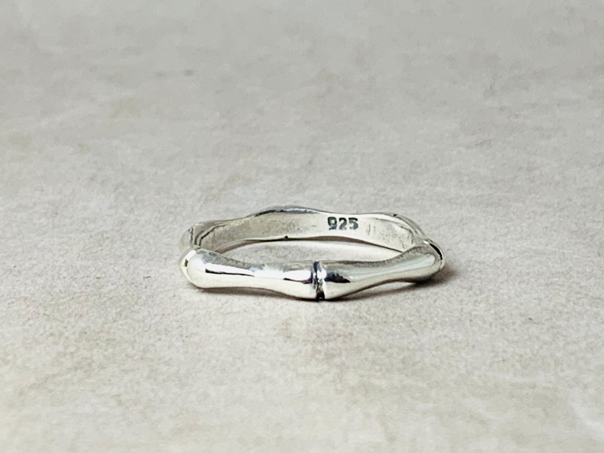 Silberner Knochenform-Ring Wickelring 925 Sterling Silber Ring Zarter Ring Silberner Knochenring Handgemachter Ring