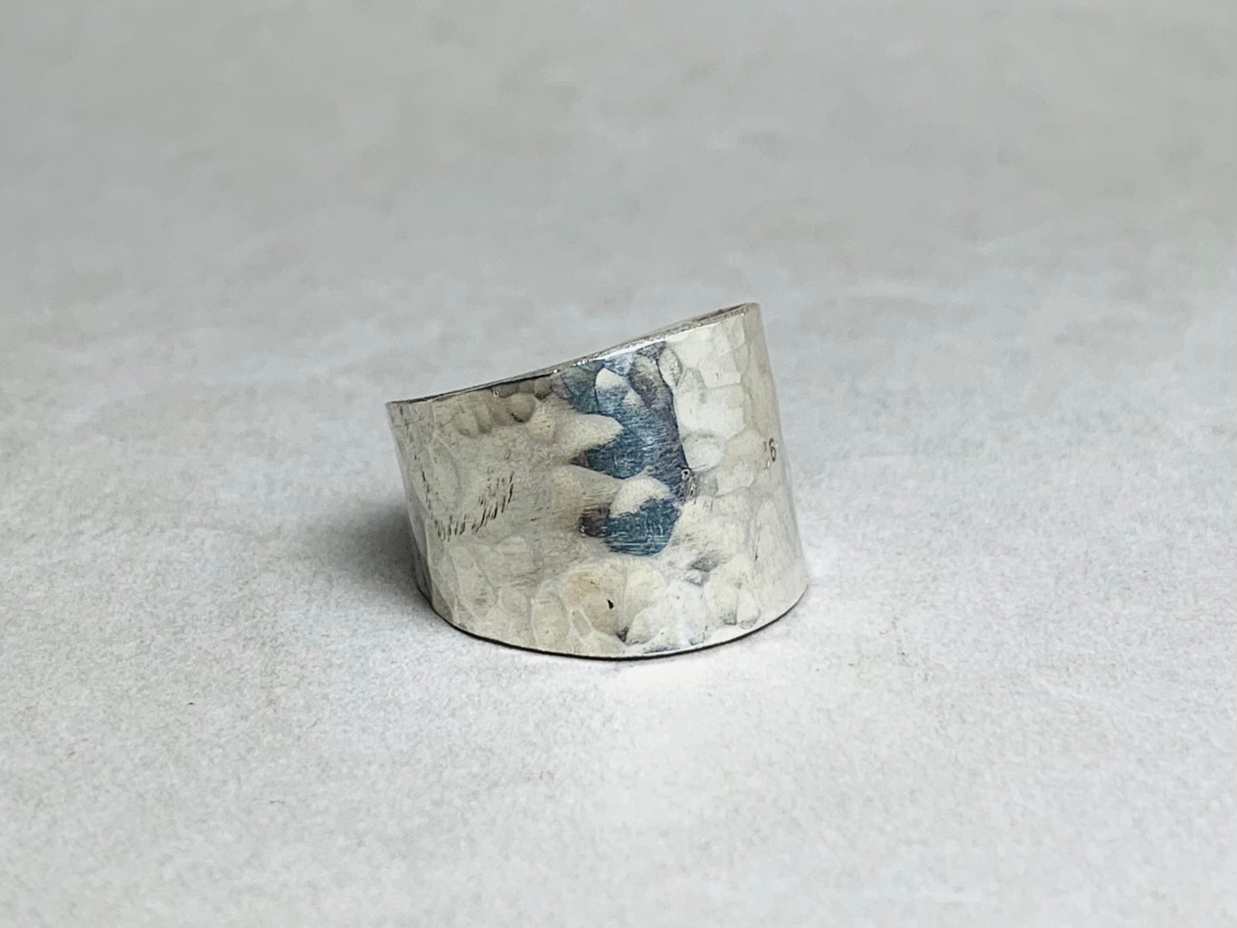 Gehämmerter Ring 925er Silberring Verstellbarer Ring Daumenring Statement Ring Strukturierter Ring