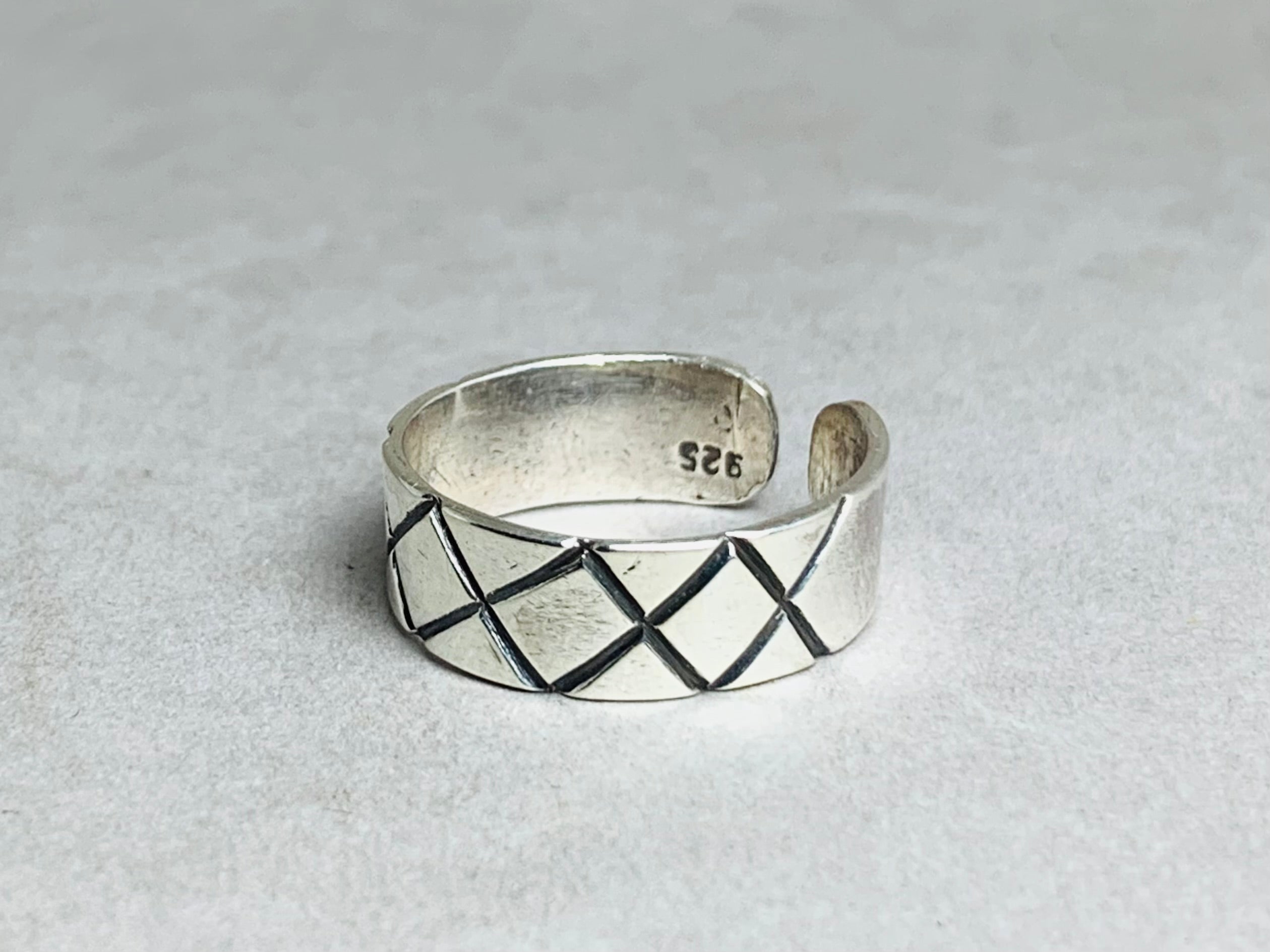 Strukturierter Bandring 925er Silberring Verstellbarer Ring Oxidierter Ring Minimalistischer Alltags-Statement-Ring Handgemachter Ring